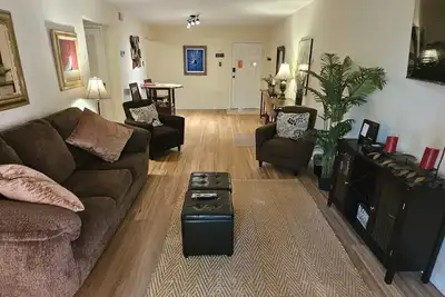 Image de Walkable to Sanford Stadium or downtown w/ view!