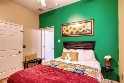 Image de Banana Leaf Villa- Book your gathering today!