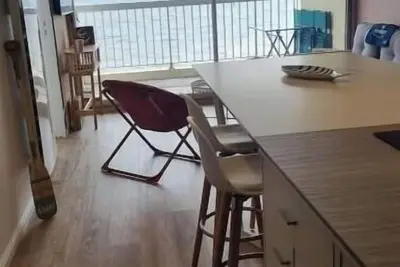 Image de Bel appartement T3 face mer accès direct plage et chemin des douaniers