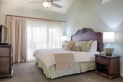 Image de Quiet, lrg 2 bdrm; on the Thousand Hills Golf Course, Theatre district 2mi away