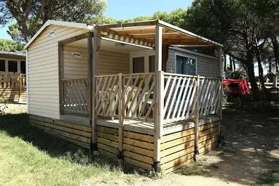 Image de Mobil Home Méditerranée 32m² - 2 chambres + climatisation + Tv + terrasse couverte 6 personnes