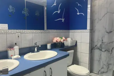 Image de A beautiful 3 bdrm apt, located 10' from Pearson Airoport