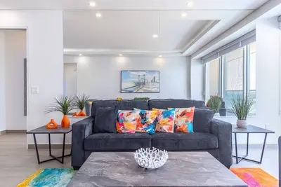 Image de Splash into Summer- Beachfront Condo @ the new Encantame Towers Resort