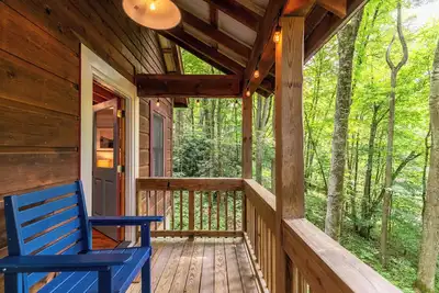 Image de Due West - Charming Boone Cabin In the Woods!