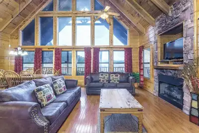 Rockytop Hideaway - Mountain views plus a game room!