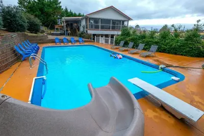 Image de The Sunrise House - Stunning private outdoor pool!