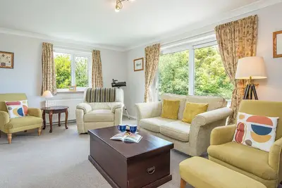 Image de The Willows Dinas Cross, Holiday Home Dinas, Sleeps 5, 3 bedrooms, bathrooms