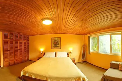 Image de Ideal apartment for couples or family, 10 minutes from the center of town.
