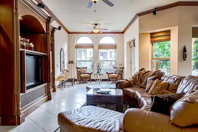 Tropical Oasis with Pool and access to a Beach club next door