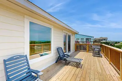 Image de Family-friendly retreat with private hot tub, stunning views, beachfront