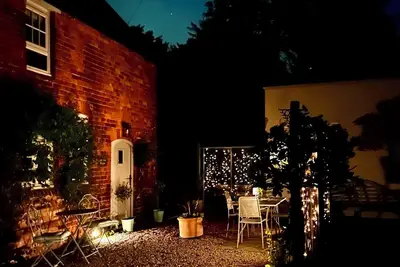 Image de Stay in a Regency Coachouse retreat set in a rural Shropshire village.