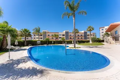 Image de Regal Marina - Superb location with panoramic views!