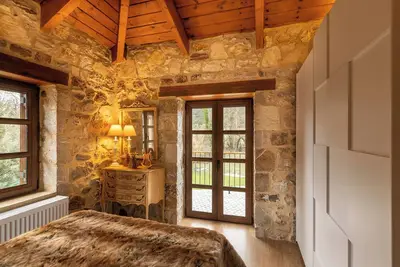 Image de Luxury 3-Bedroom Villa - ideal for families - 25 mins to ski center of Kalavrita