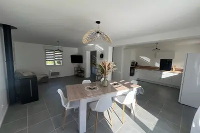 Image de 3 Bedroom Private vacation home in Ponts sur Seulles