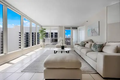 Image de Panoramic Bay Views | Central Location | StayCozy