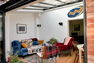 Image de St James: Light, airy house with garden near Exeter university and town centre.