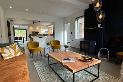 Image de 4 bedroom home situated between Ghent and Bruges