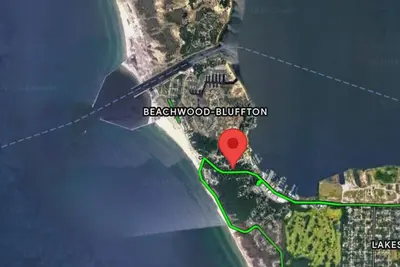 Image de Vintage charm, modern comfort! Lakeshore retreat 3 mins to the beach!