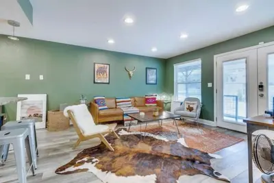 Image de Incredible Oasis- Walk and Shop, Sxsw, Nightlife! ! \n\n