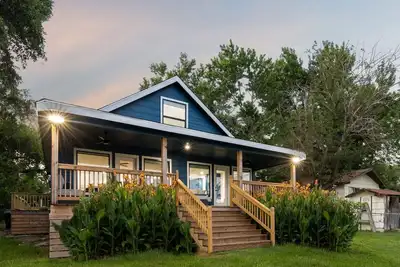 Image de New Lakefront House on Calm Cove- Big Groups & Families + Kayaks & SUPs 🐶☀️