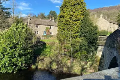 Image de Bridgefoot Cottage - Riverside Patio, Wild Swimming & Hot tub. Dog Friendly!