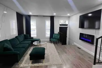 Image de New Luxurious Home! 6 minutes from Harbor Skyline View