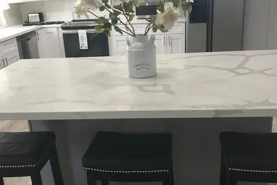 Image de Pristine Modern Farmhouse