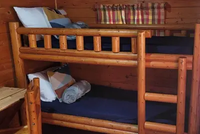 Image de Escape to Texarkana's Log Cabin 2 with All the Comforts!