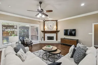 Image de Tch - Spacious 4bd/4ba home in Carrollton w/Office