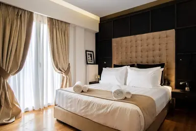Splendid Athens Apartment | 4 Bedrooms | Apartment Emperor | Balcony Overlooking The Temple of Olympian Zeus |  Acropolis
