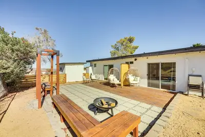 Image de Secluded Home w\/ Hot Tub - Near Joshua Tree Park!