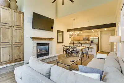 Image de Walk to Lift: Arrowhead Ski Condo w/ Pool Access!