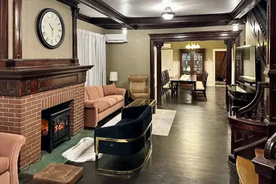 Image de Century House with 6 bedrooms