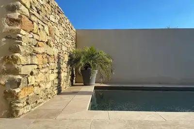 Image de 2 Bedroom Private vacation home in Cavillargues