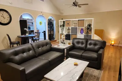 Image de Backyard Cottage