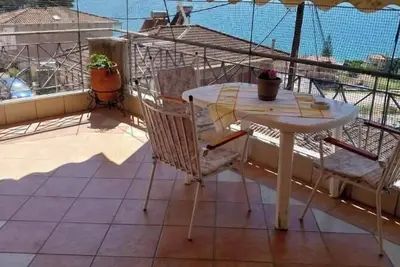 Image de Appartement 'Menidi' avec vue sur la mer, Wi-Fi et climatisation
