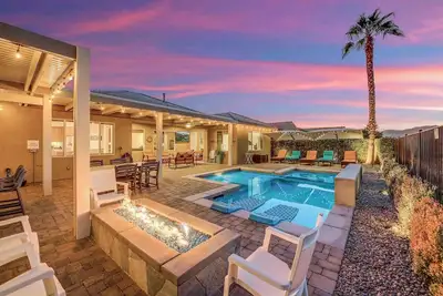 Secluded Private Golf/Pool Home With Game Room