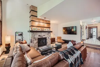 Image de Edwards Townhome - Access to Tennis Courts, Pickle Ball, Pool, Gym, and Hoa Hiking Trail