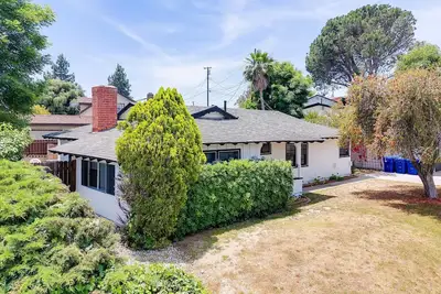 Image de Charming 5 Bedroom Granada Hills House with Pool