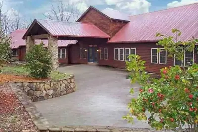 Image de Lara's Chateau @ The Radio House