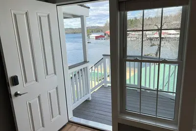 Image de Lakeside Suite with Private Association Beach