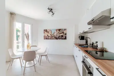 Image de Appartement moderne près du centre de Côme et de Cernobbio (Menaggio)