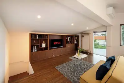 Image de Prime Location! 7 Bedr Villa /Batu Bolong/ Beach