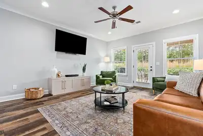 Image de Sweet Home Auburn - Townhome minutes to campus!