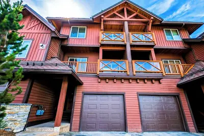 Image de Table Mountain: 3-bedroom mountain townhouse with hot tub