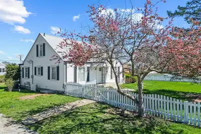 Image de Entire house in Speedway! Pool~Big Yard~King Beds