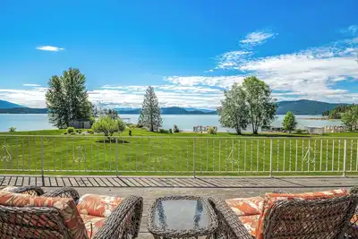 Image de Waterfront home with Ac, boat lift, dock | Dog Friendly