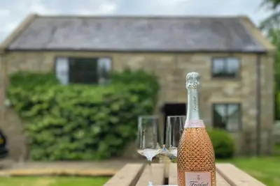 Image de Charming, pet-friendly Barn in stunning nature. Ideal for peaceful retreats.