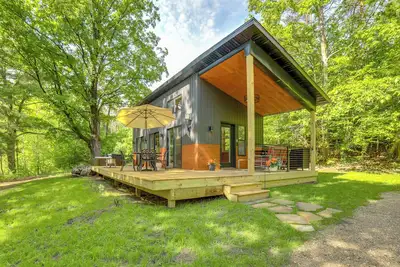 Image de Modern Hersey Tiny Home w/ Private Hot Tub!