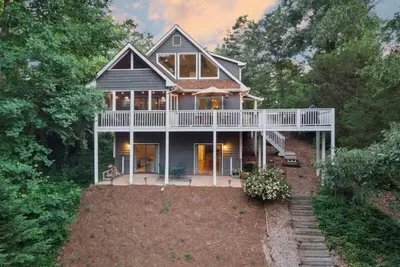Beautiful Lake Home for Longer Stays, 30 night minimum